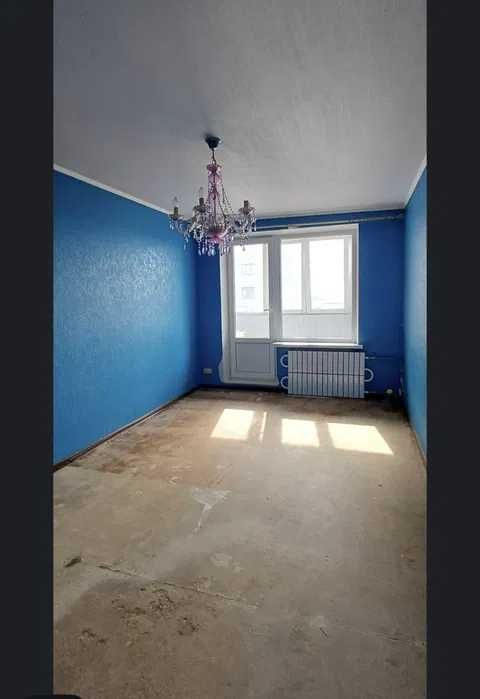 89506Продам 3 комнатную квартиру около метро Защитников Украины!!!