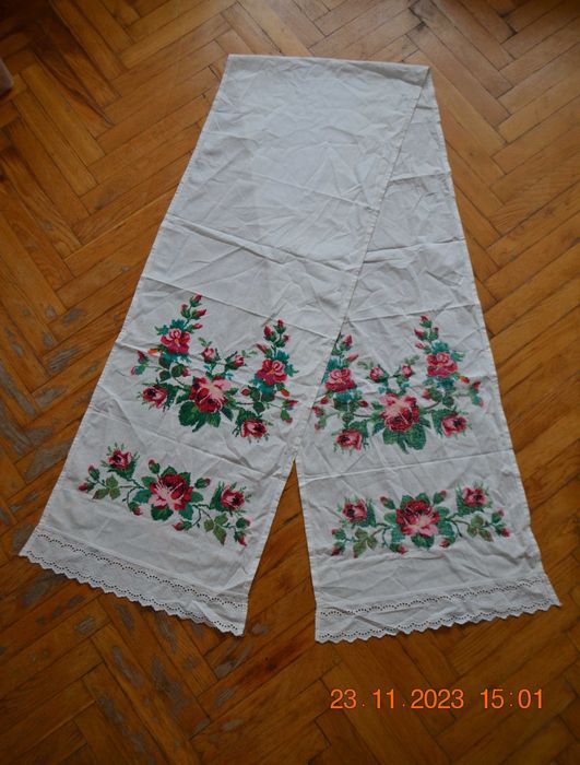 Рушник вышитий "Розы". Каленкор. Объёмная вышивка крестиком. 245х43 см
