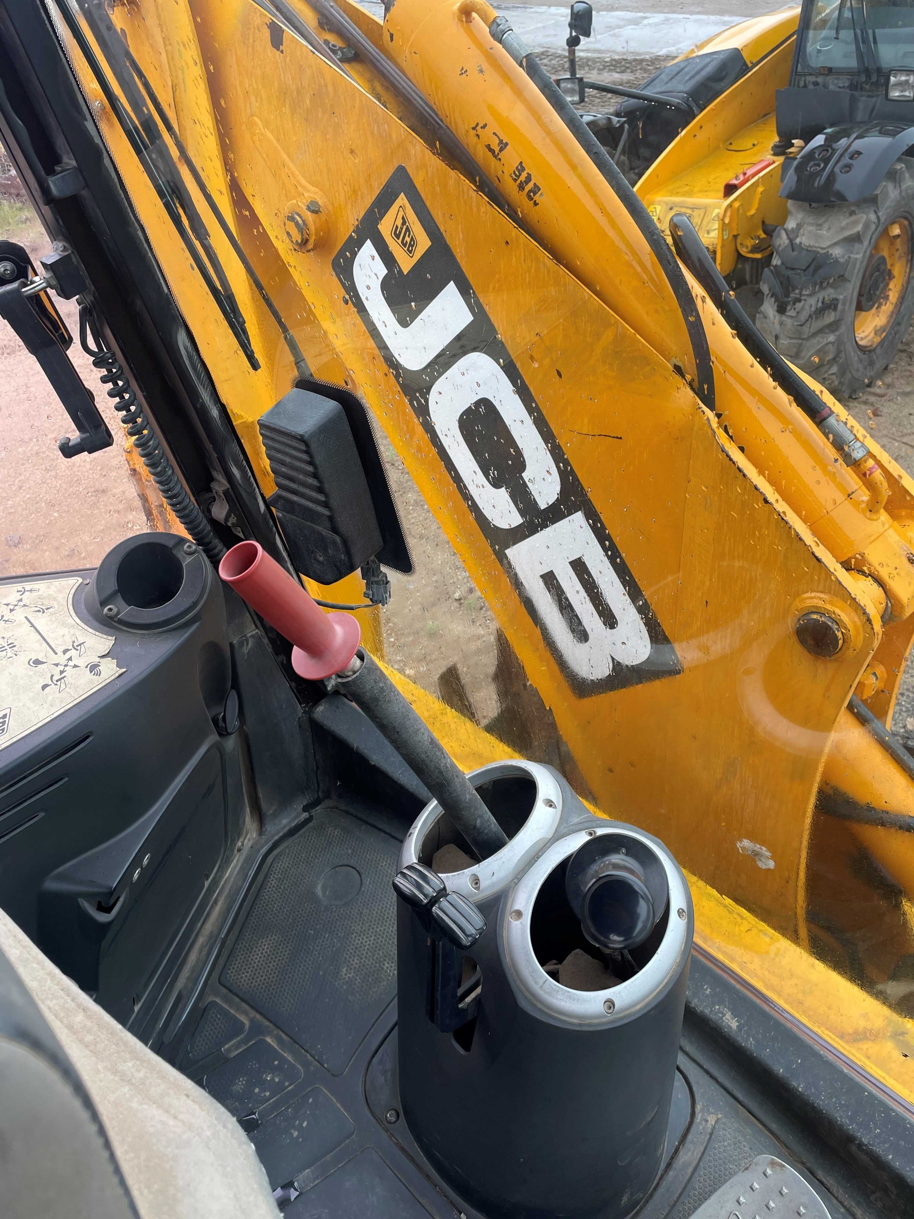 JCB 4CX Koparko Ładowarka