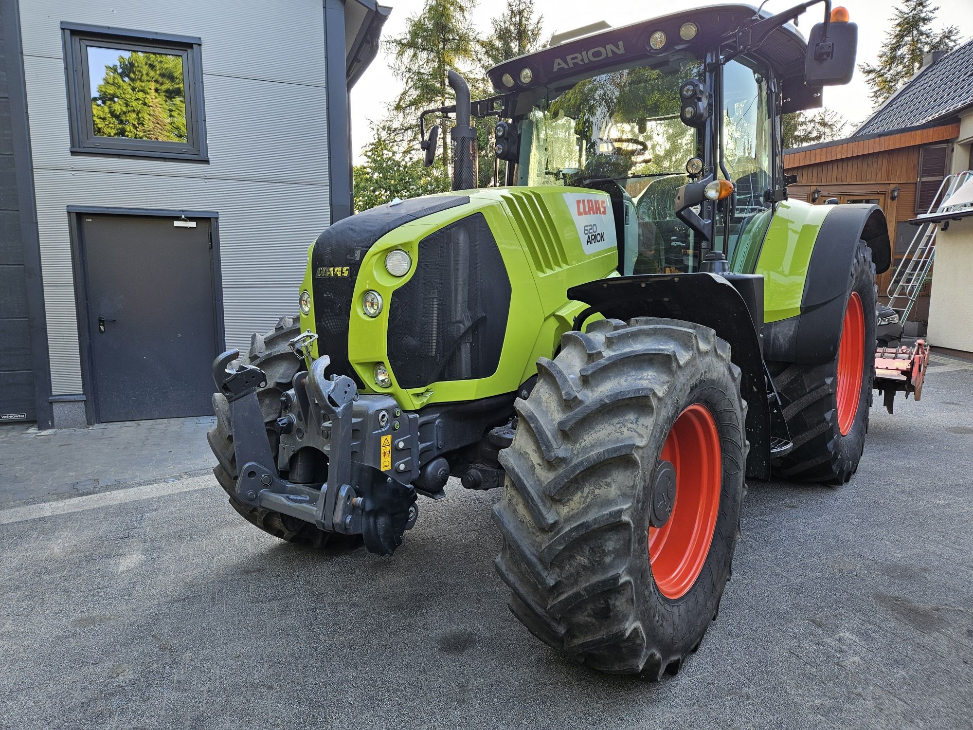 Claas Arion 620 . 50 km/h Pneumatyka