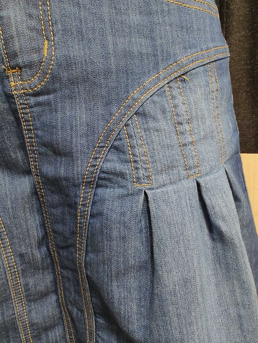 Jeansowa bawełniana elastyczna krótka spódnica kloszowana cienka