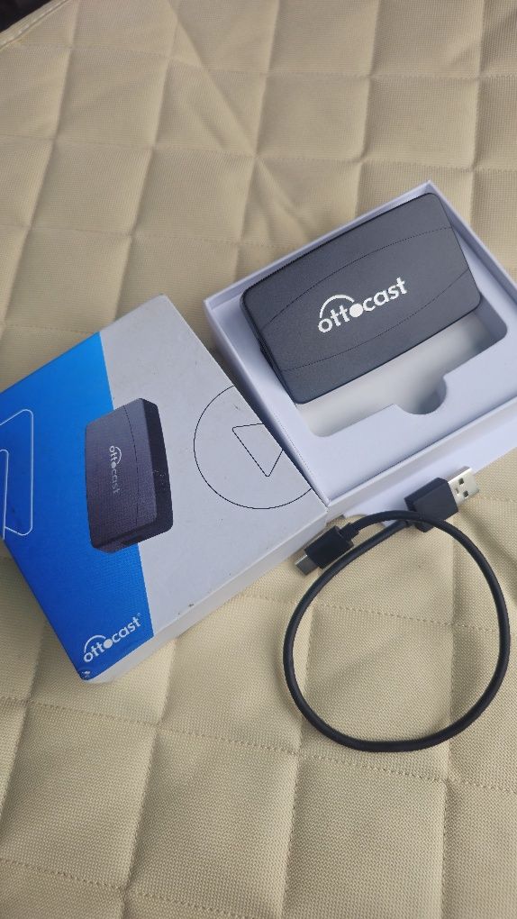 Bezprzewodowy adapter Ottocast U2-X CarPlay/Android Auto
Ott
