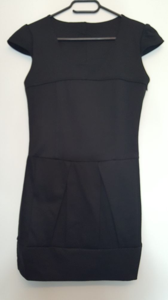 ZARA mała czarna S 36 taliowana bombka mini