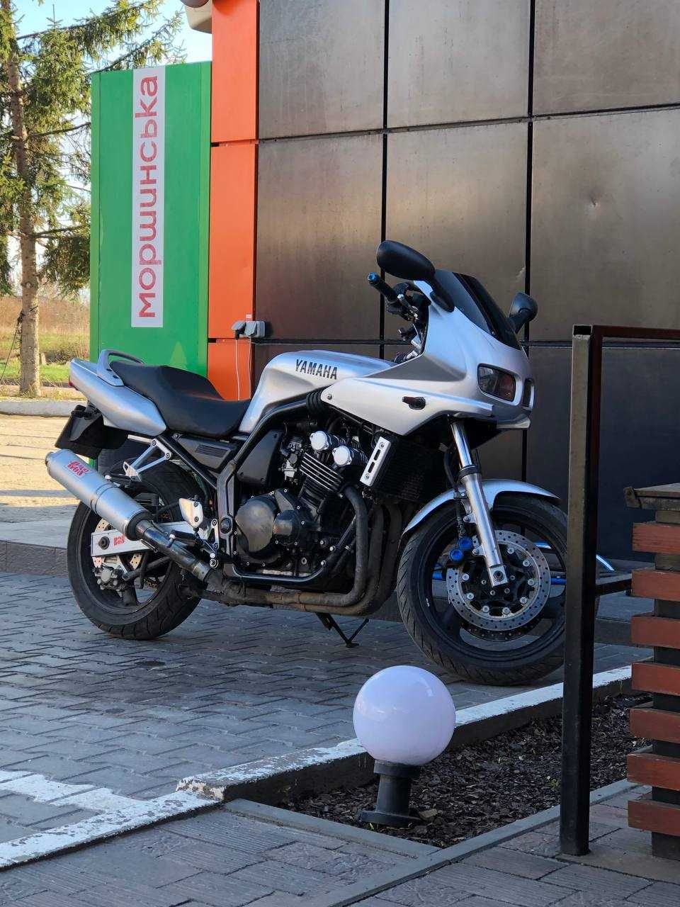 Yamaha FZS600 Fazer