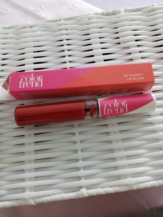 Lip gloss Avon - Novo
