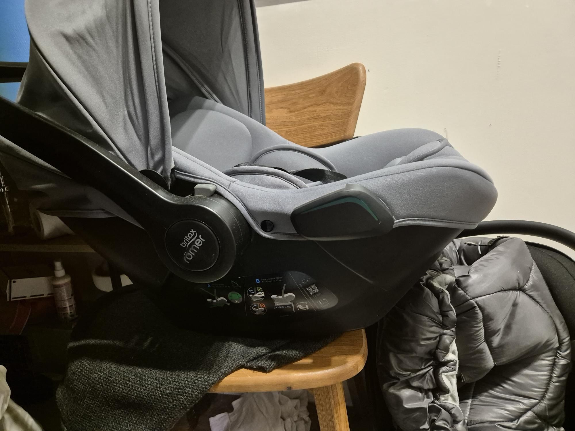 Продам Автокрісло Britax Römer BABY-SAFE