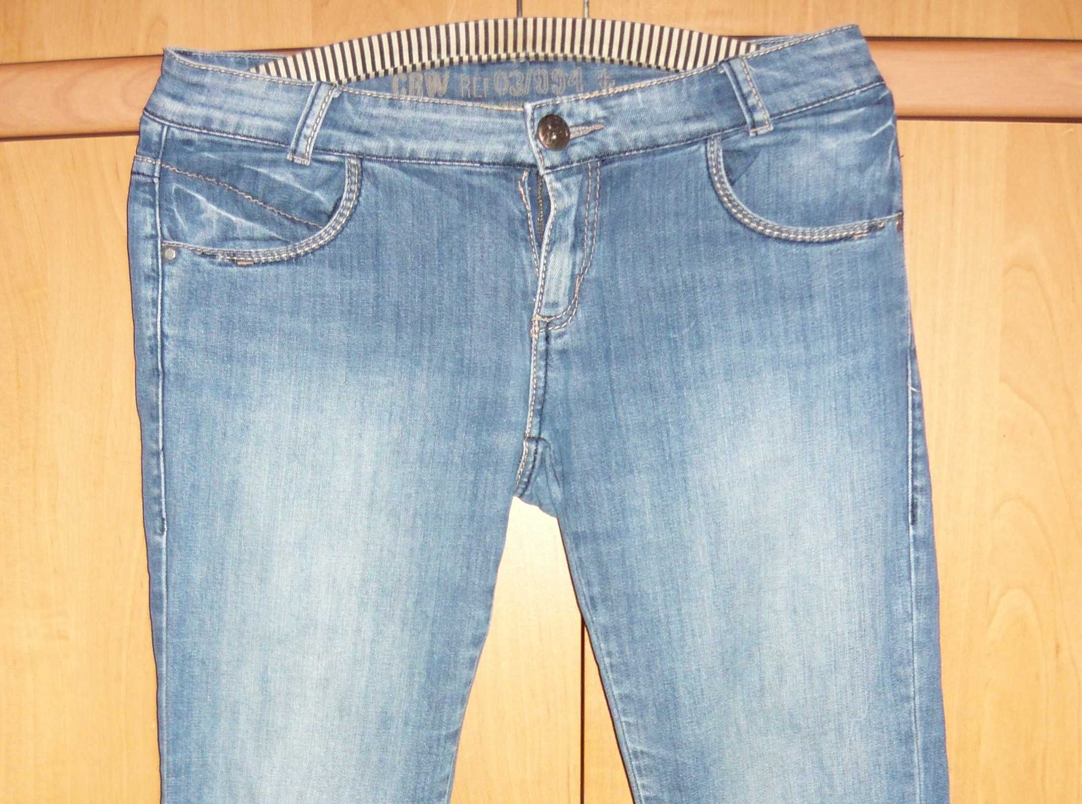Spodnie Jeansowe CRW fabrycznie przecierane ref 03/994 r.27 M