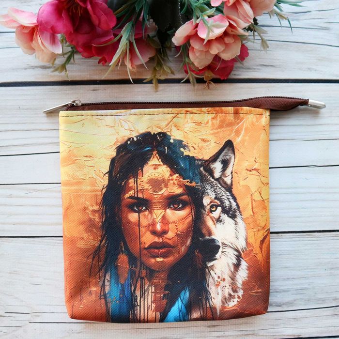 Kosmetyczka płaska do torebki kobieta z wilkiem PL handmade