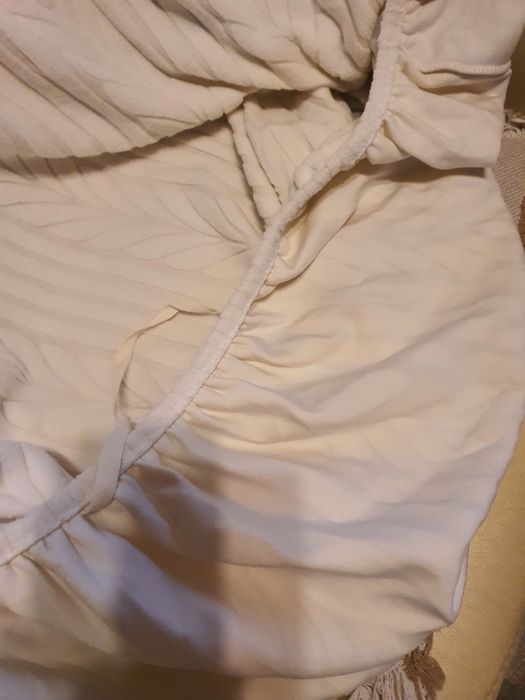 Narzuta na sofe 2 osobową kremowa