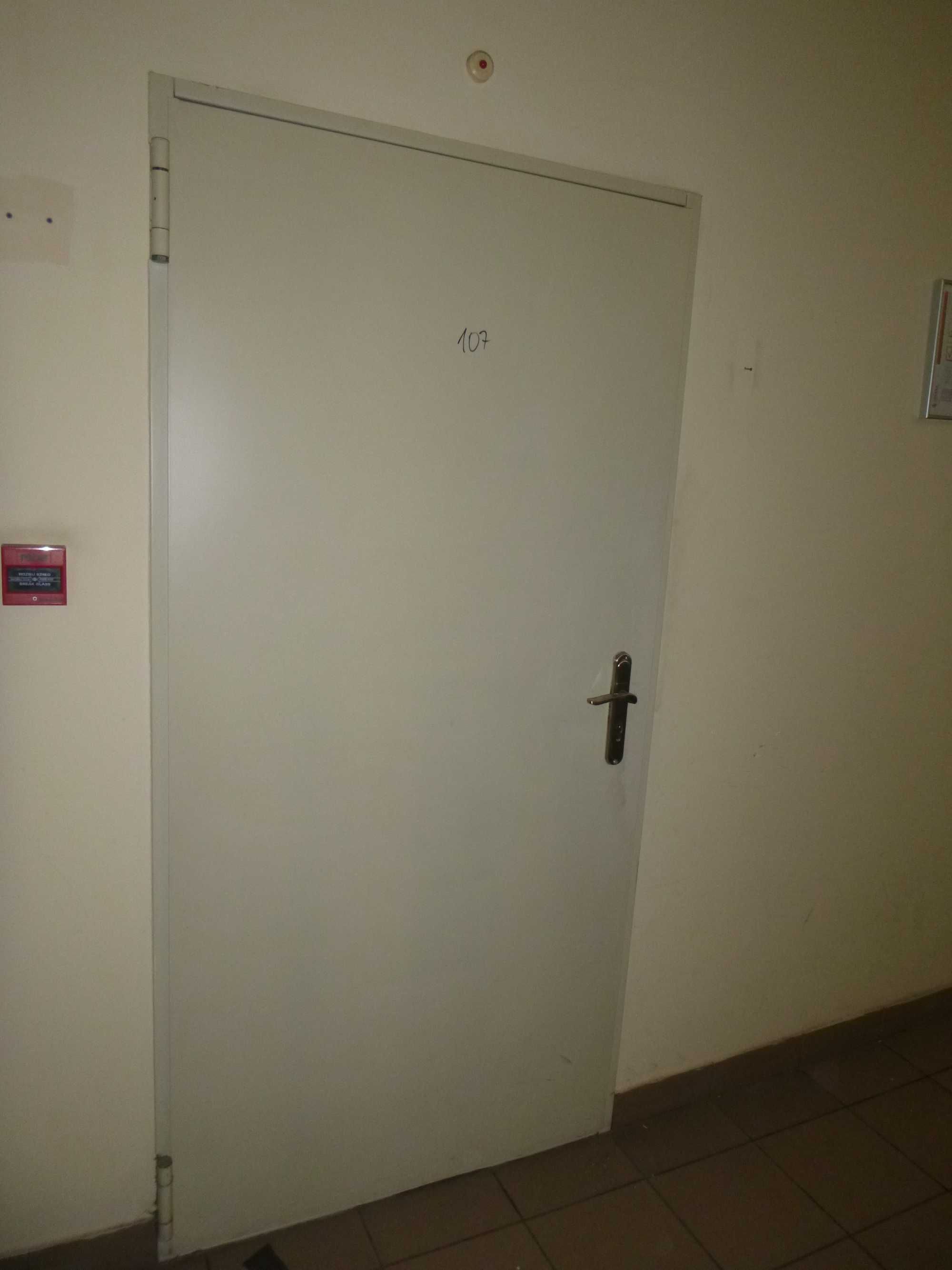 drzwi zewnętrzne wewnętrzne drewniane aluminiowe  płyty armstrong