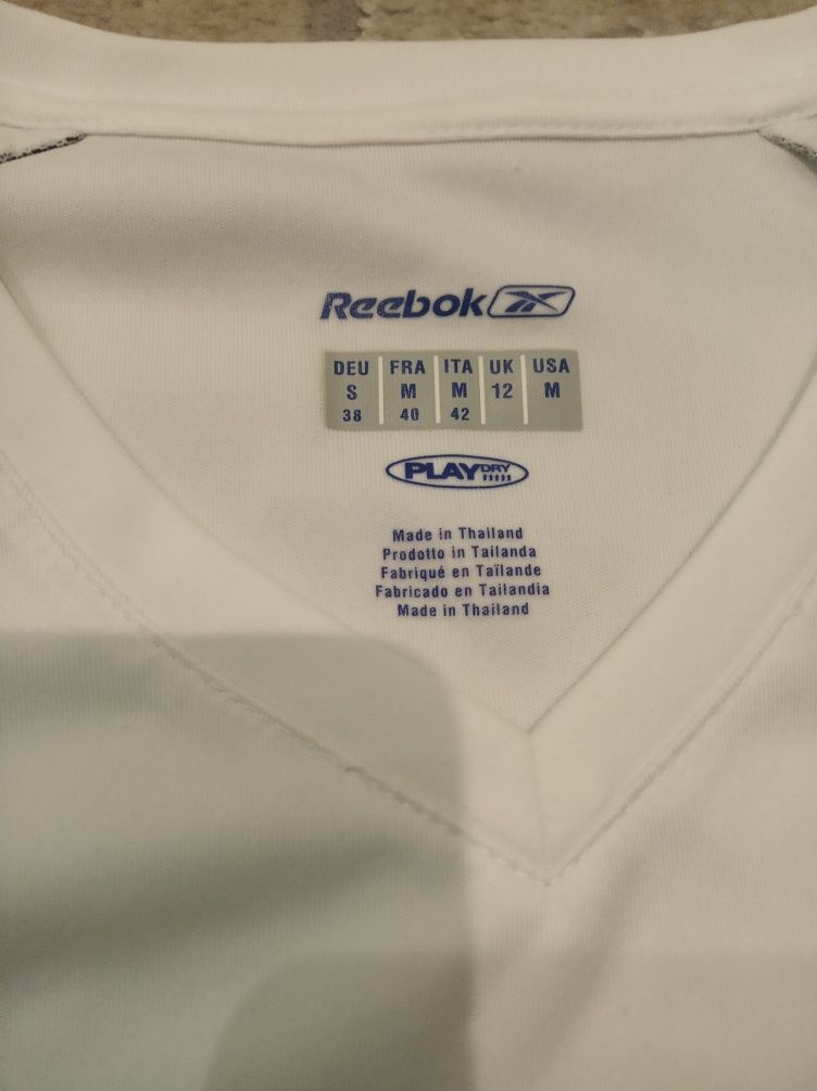 Продам футболку Reebok