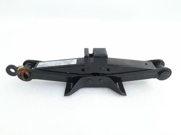 Kit Pneu Suplente / Macaco Mazda 3 (Bk)