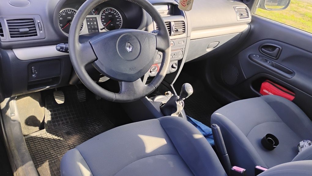 Renault Clio 2, ekonomiczny pojazd, zapraszam do kontaktu