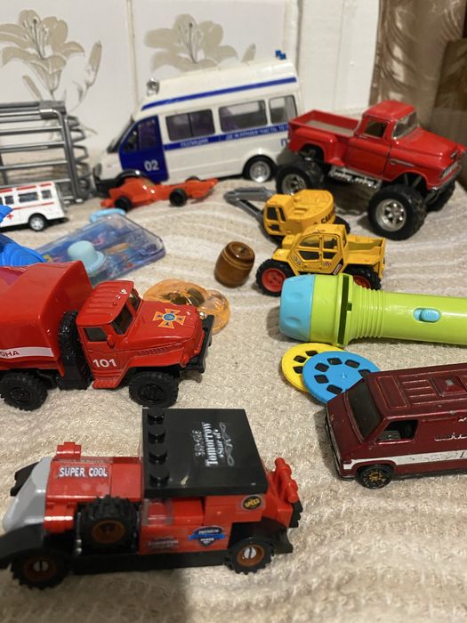 Іграшки одним лотом