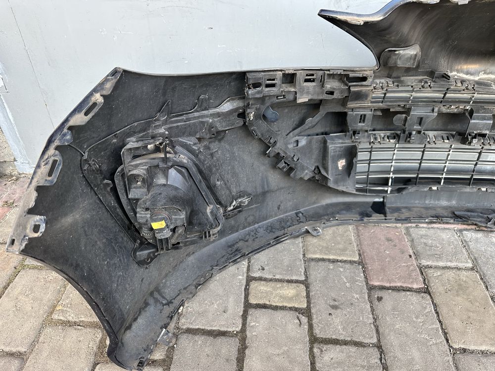 Бампер передний Peugeot 308 2008-2011