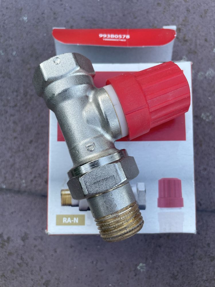 Zawór termostatyczny prosty zasilający Danfoss RA-N 15 1/2" (013G3904)