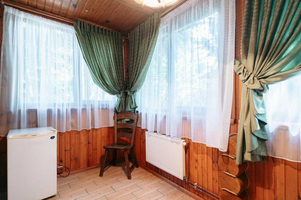 Продається котедж в Яремче - центр, 20 хв пішки до водоспаду «Прибій»