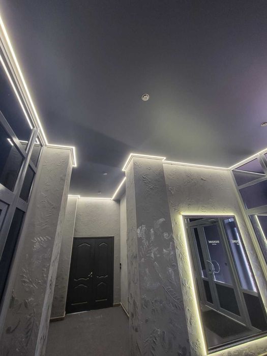 Світлові натяжні стелі можна використовувати для різного інтер'єру