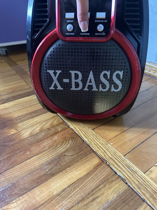 Продам Колонку  x-bass б/у