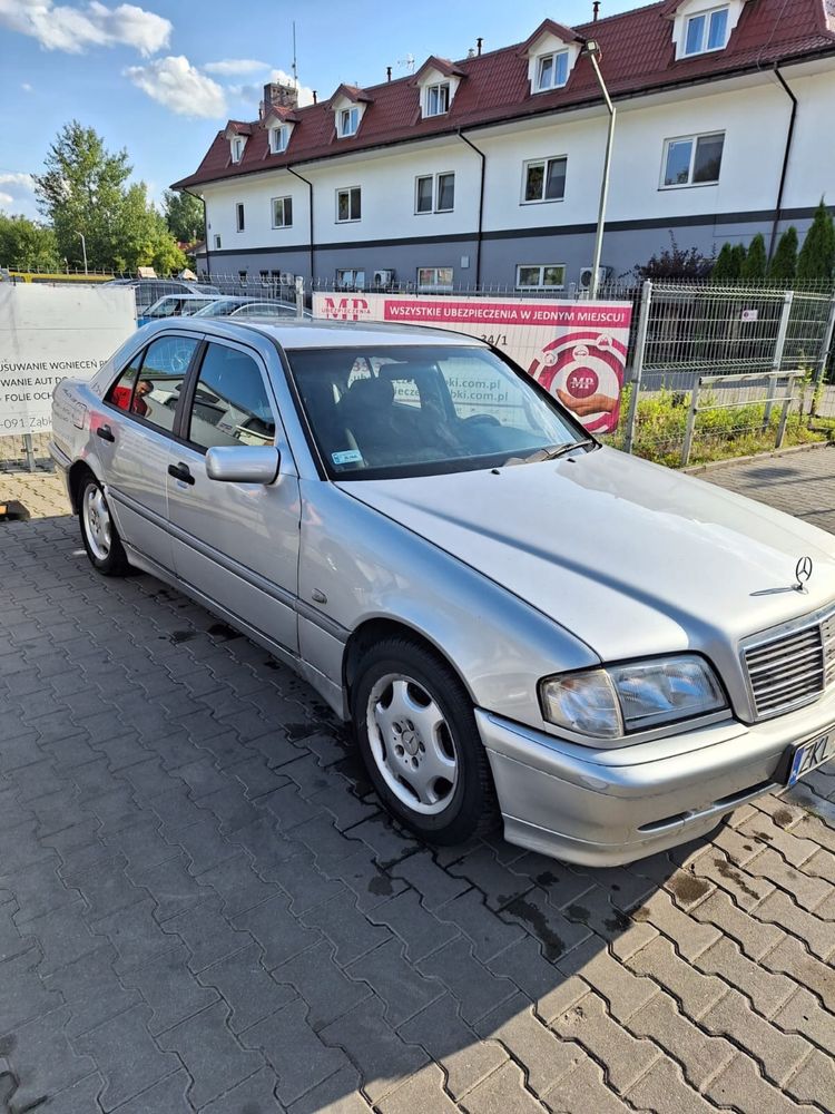 Mercedec c200 gaz- benzin