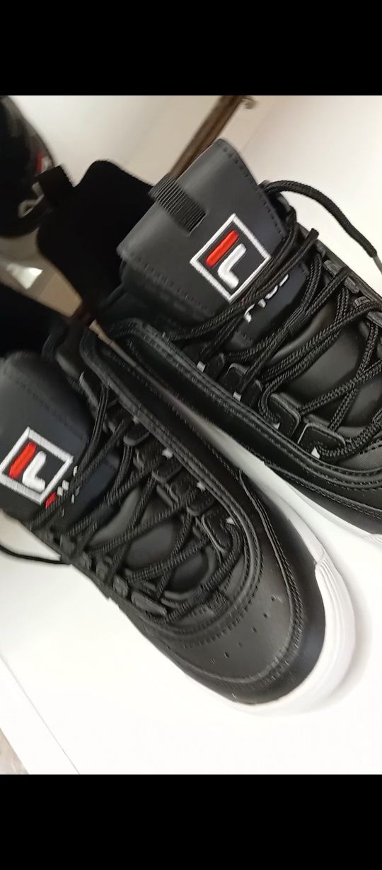 R. 40 Nowe Damskie skórzane buty Black Fila platforma