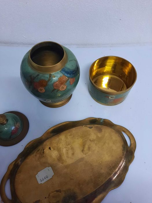 Peças decorativas em metal pintado