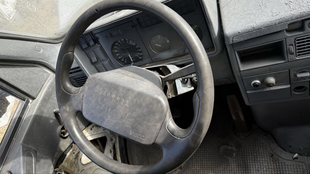 Iveco Daily 30-8 do ano de 1998 para peças.