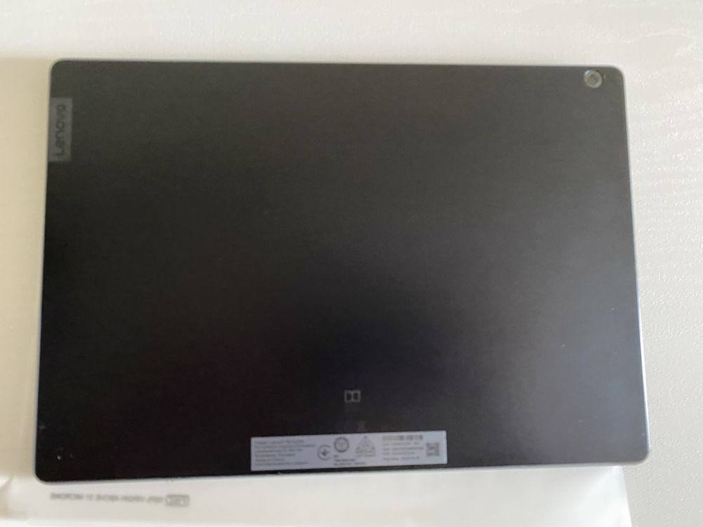 Планшет Lenovo tab M10