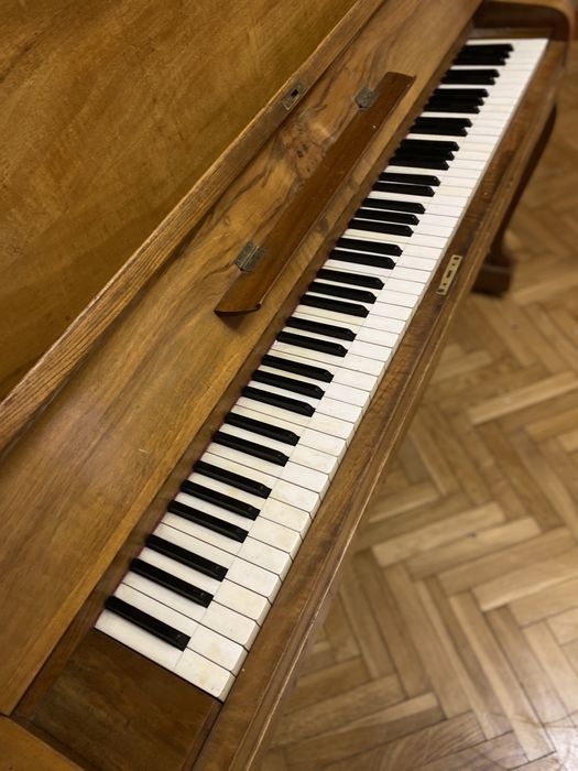 Pianino Calisia antyczne