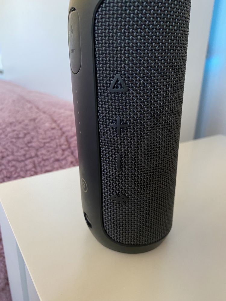 Coluna JBL flip essential