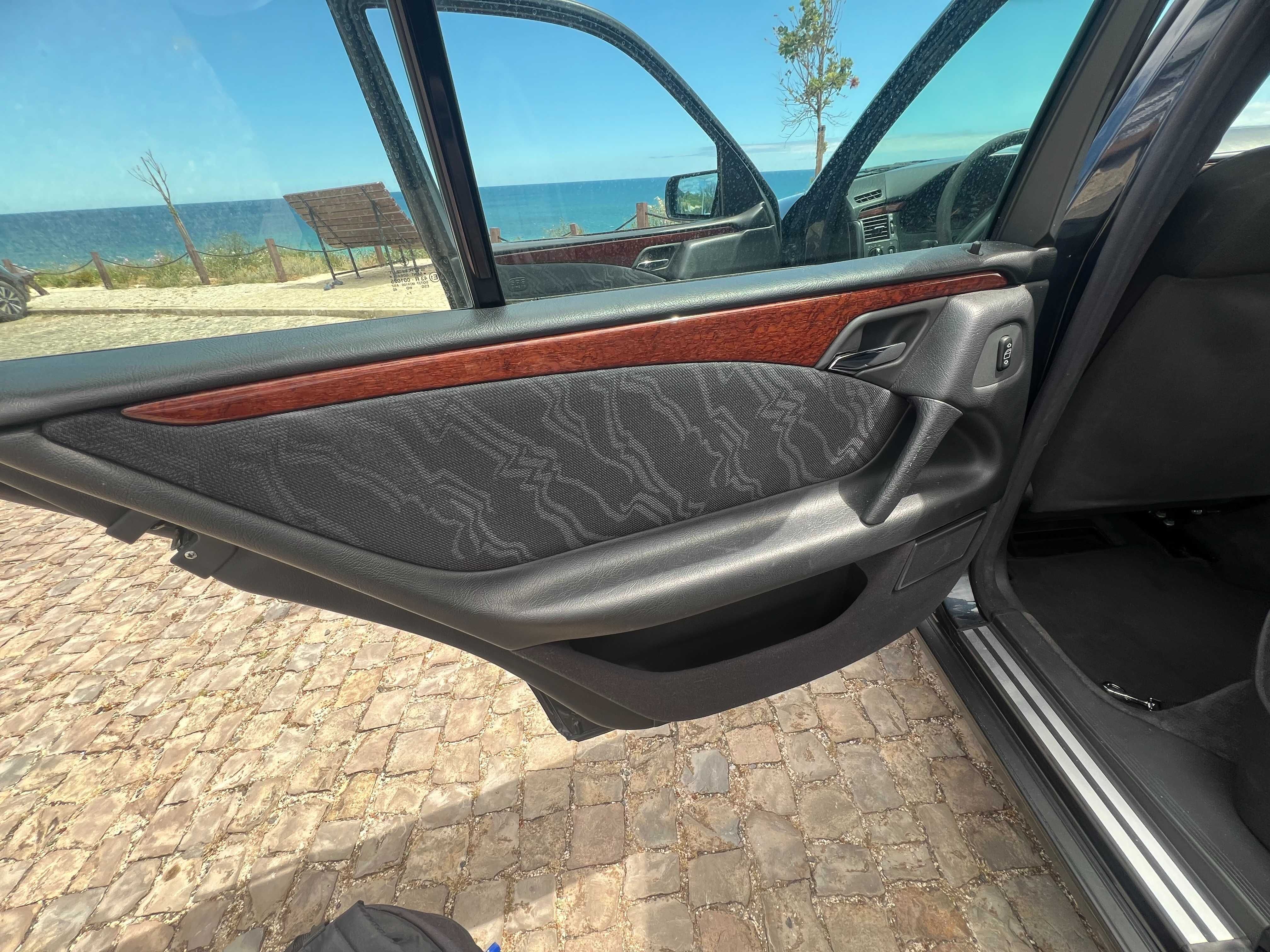Mercedes E220d (1 dono)