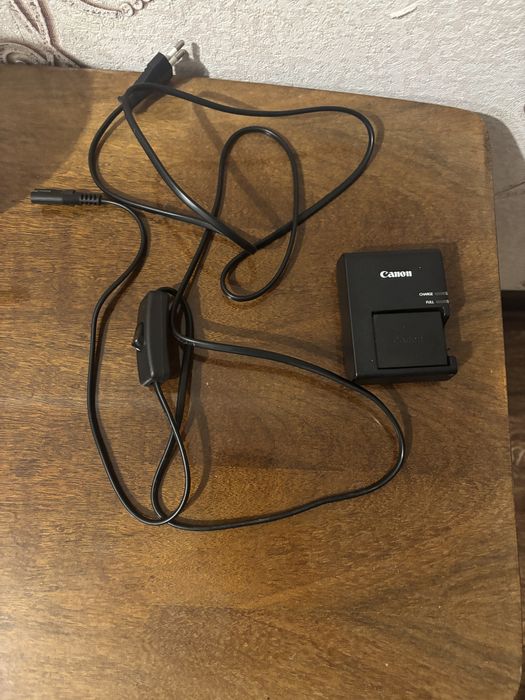 Зарядний пристрій Canon Original