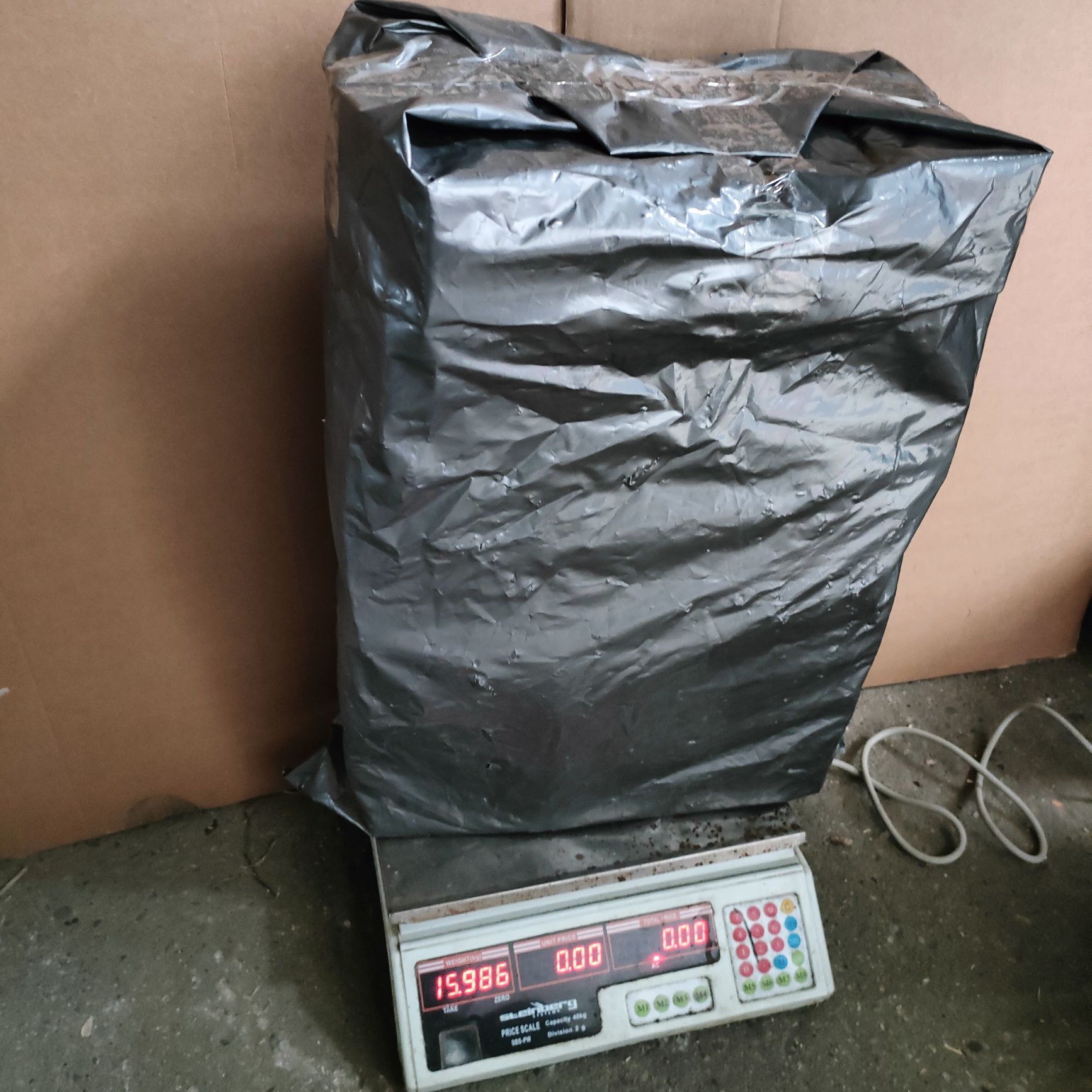 Drewno opał/grill/ognisko - kostki brykiet/drewno palety 15kg