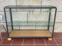 Vitrine balcão em vidro