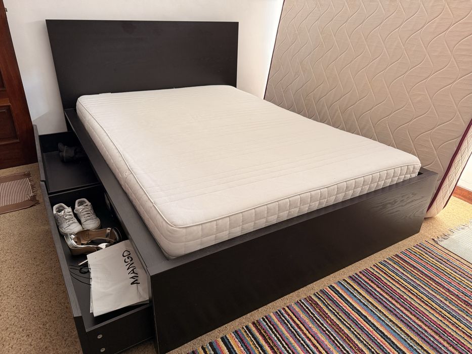 Cama de casal com colchão