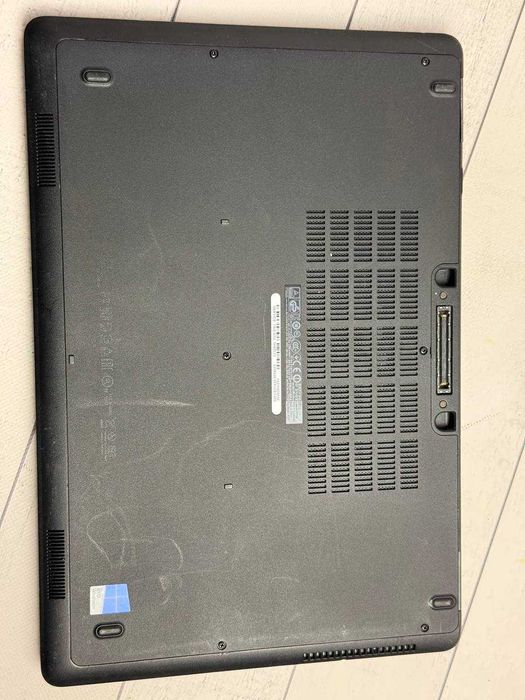 Dell 5550 i3-5010 8ram ssd 120 15.6
