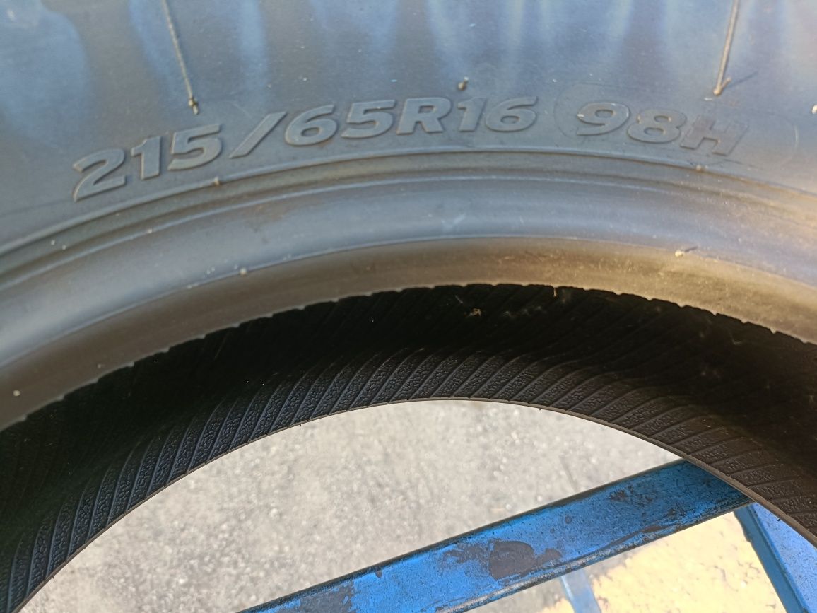 069, 215/65r16 Hankook Winter Icept RS3 z 2022r 7.4mm