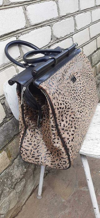 Дорожная сумка саквояж под Gucci, хорошего качества,б/у