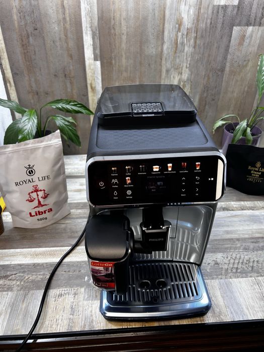 Кавомашина Philips LatteGo Series 5500 Series EP5547/90