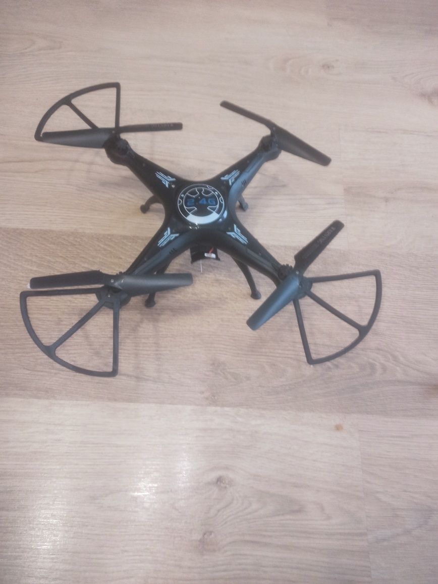 Dron zabawka z kamerka