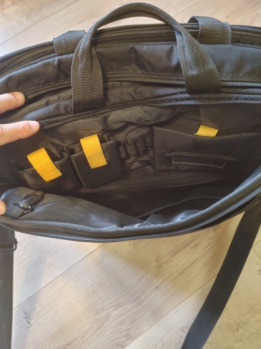 Torba na laptopa 17 cali TARGUS solidna