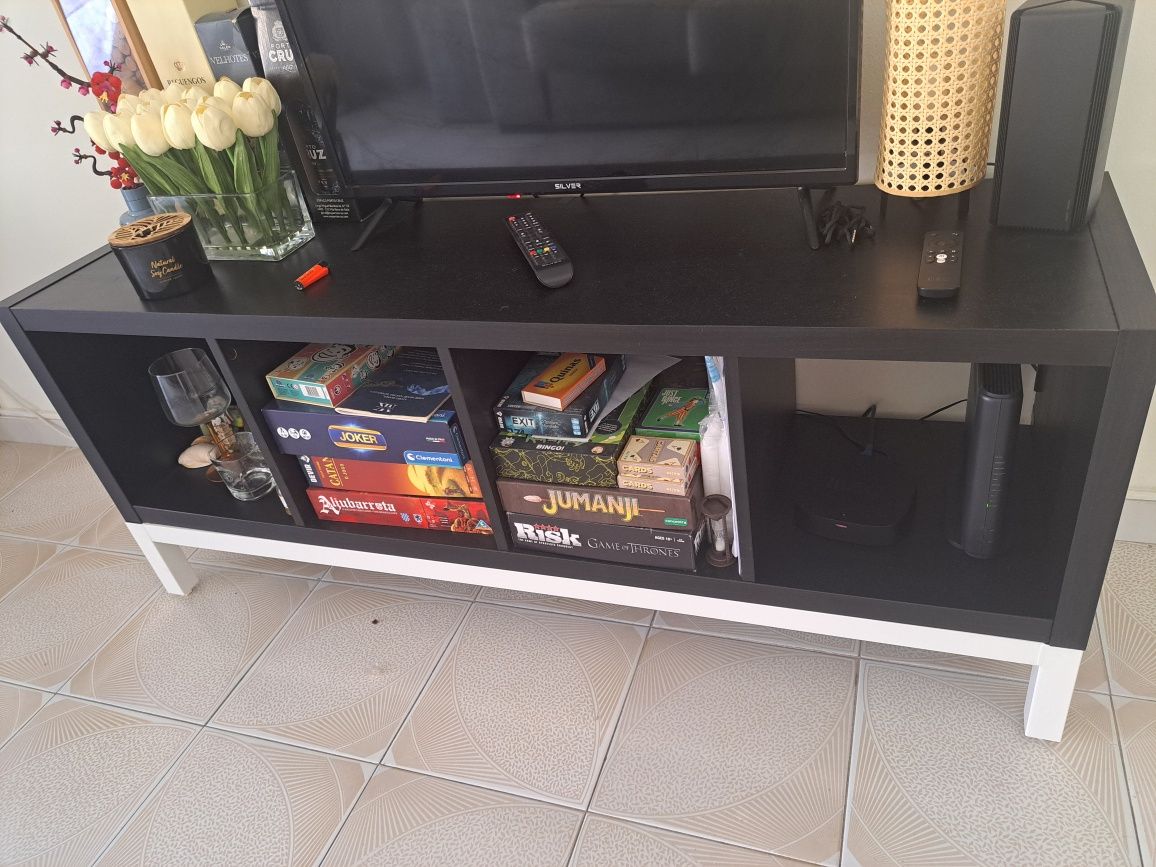 Estante móvel para TV