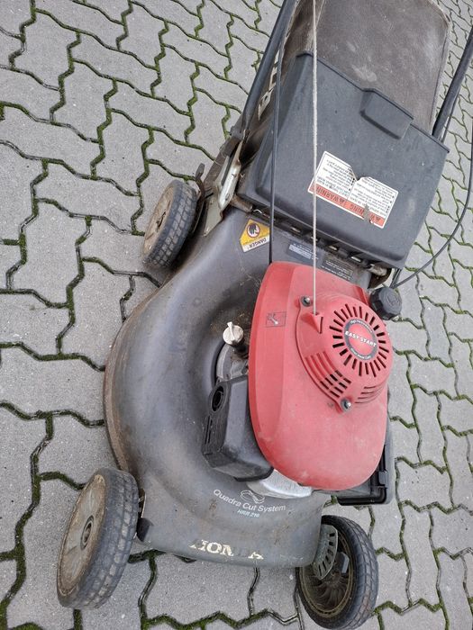 Maquina cortar relva a gasolina