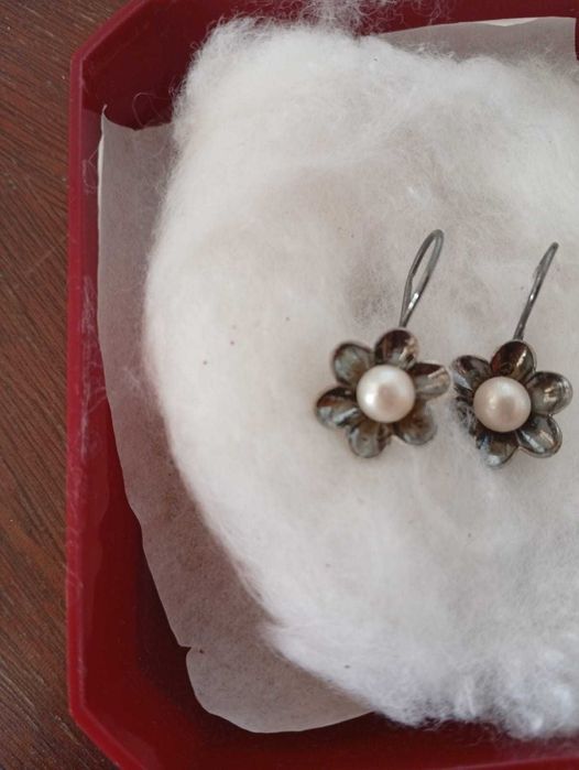 Brincos da marca Stone