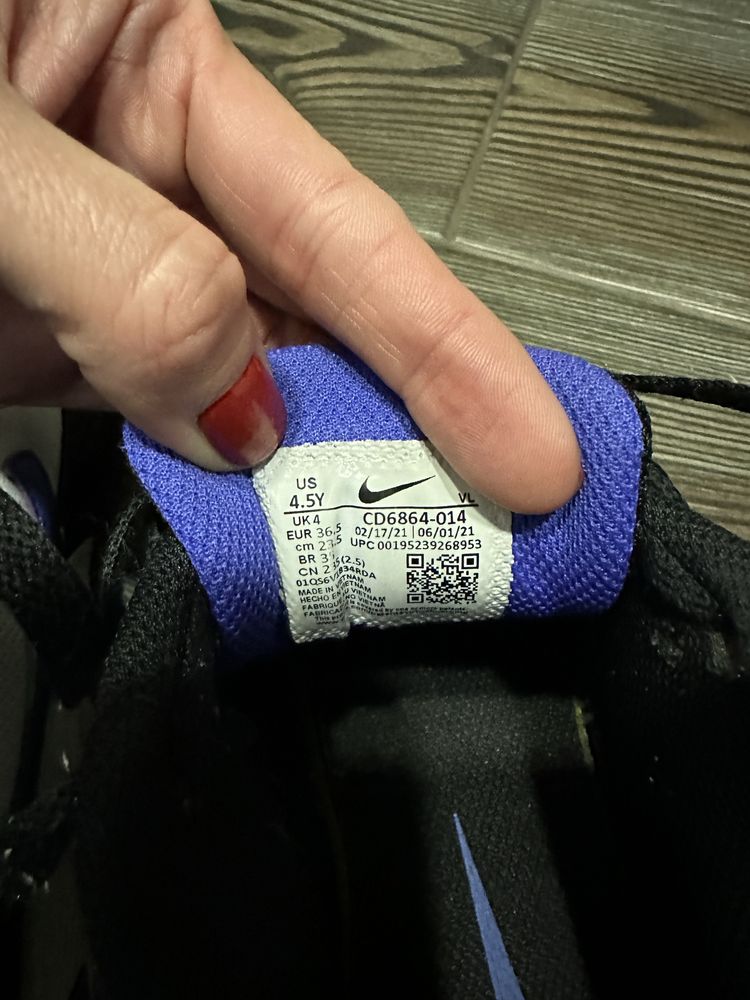 Продам кросівки Nike Air