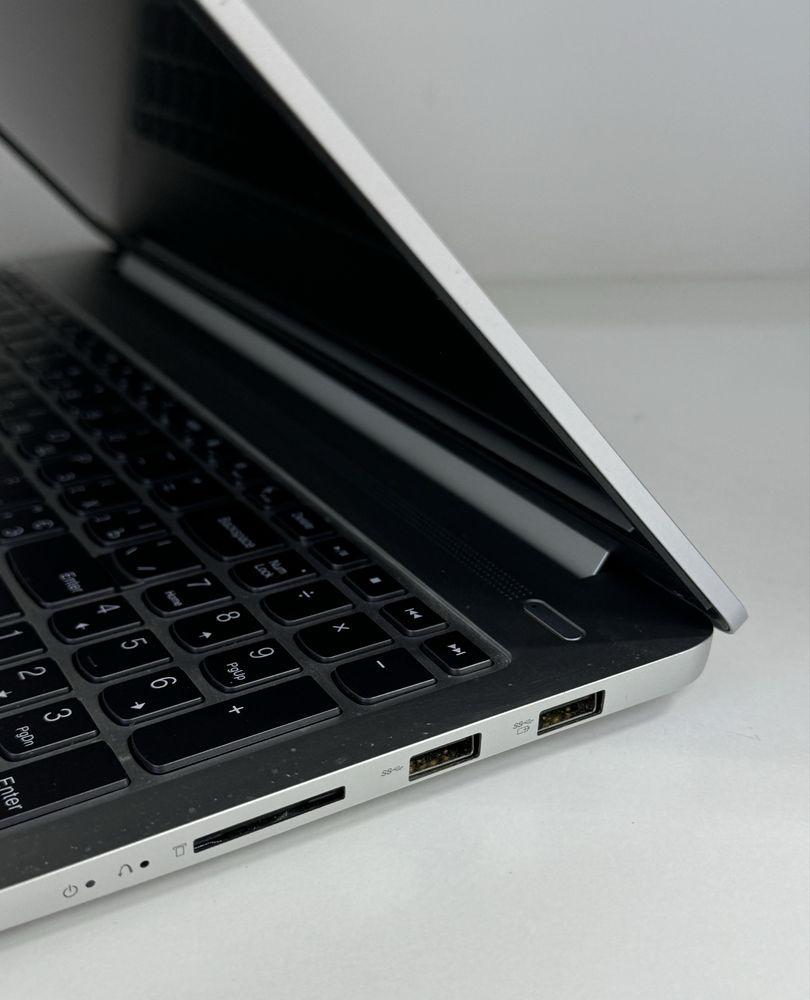 Lenovo IdeaPad 5 Pro 16IAPH7 16” i5-12 16gb 512ssd Are a370M