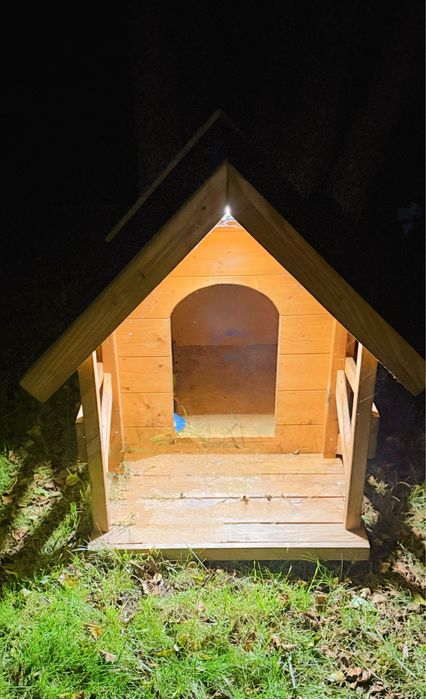 Buda dla psa XXL z przesionkiem