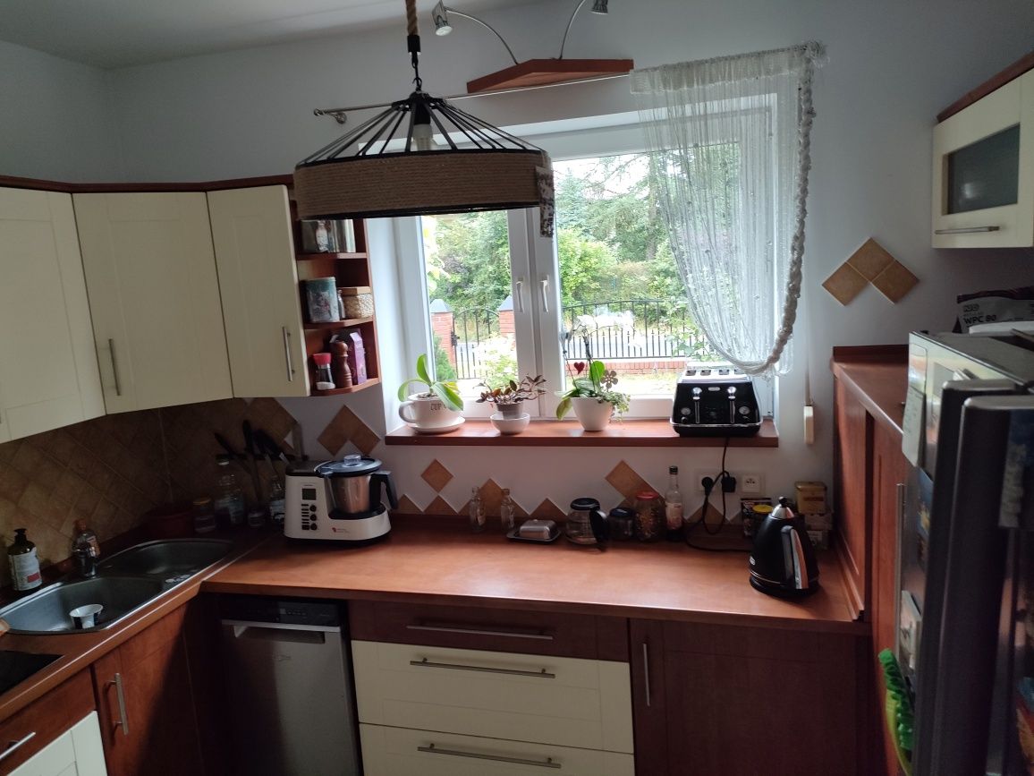 Nowoczesny dom z ogrodem, fotowoltaiką, pompą ciepła Turawa -Marszałki