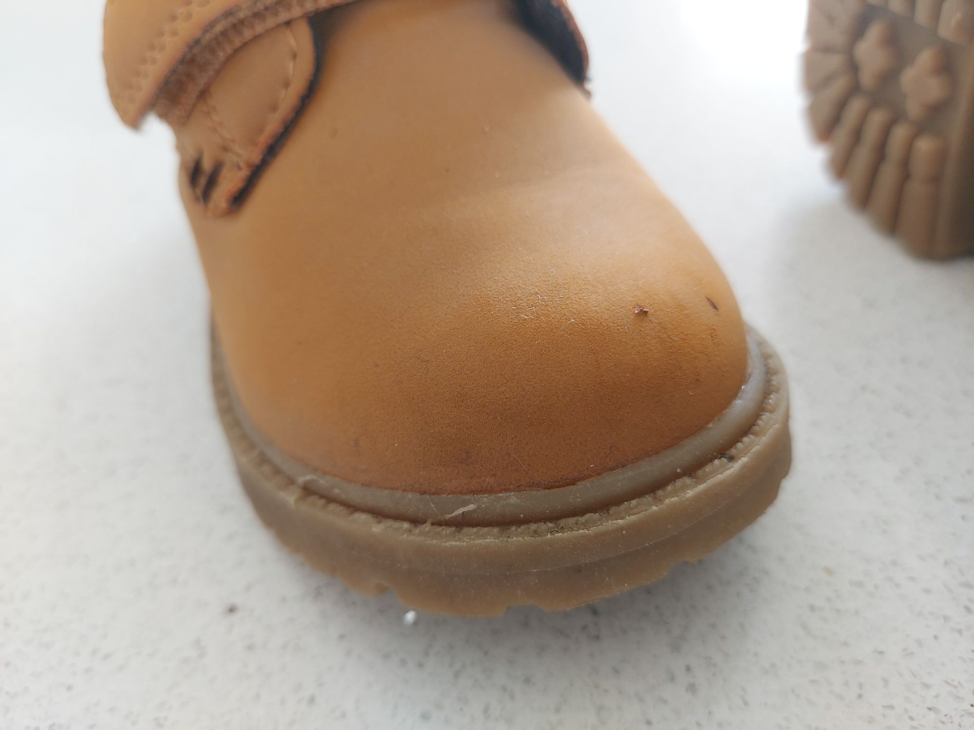 Zimowe buty botki Reserved / kozaki za kostkę r. 22 /23 (14,5 cm), UK
