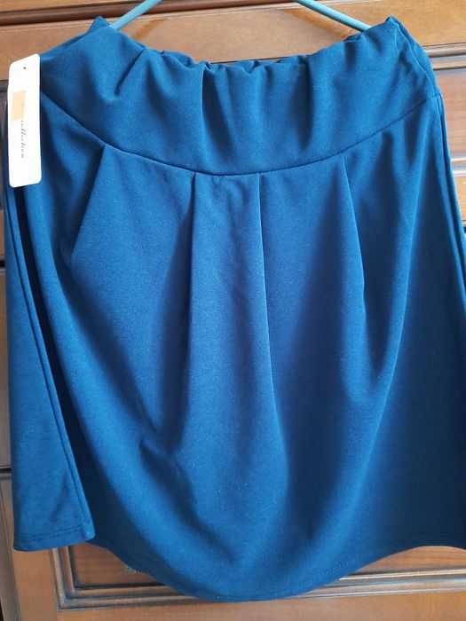 Nowa granatowa spódniczka